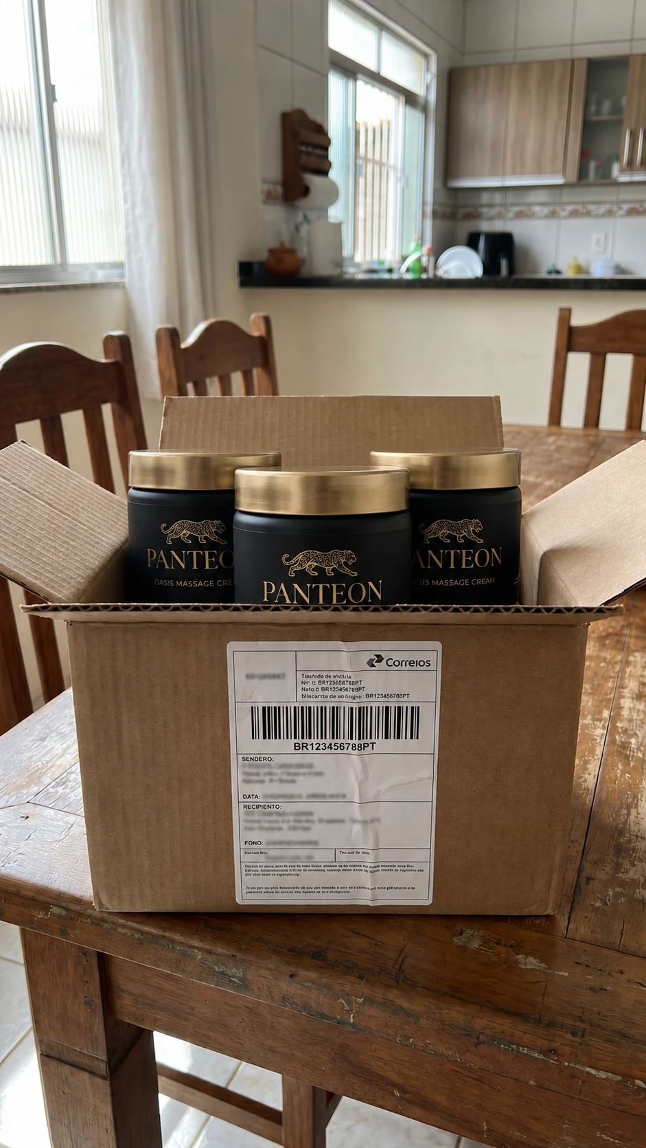 Unboxing com três potes de Panteon